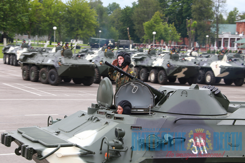 Витебские десантники получили новые боевые машины и современные образцы оружия