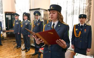 Новобранцы Витебской таможни приняли присягу накануне Дня Конституции Республики Беларусь