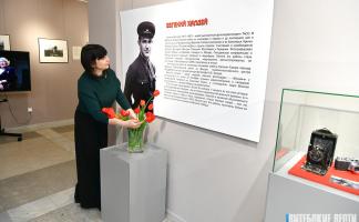 С «Лейкой» и с блокнотом: в Витебске представили выставку хрестоматийных фотографий Евгения Халдея