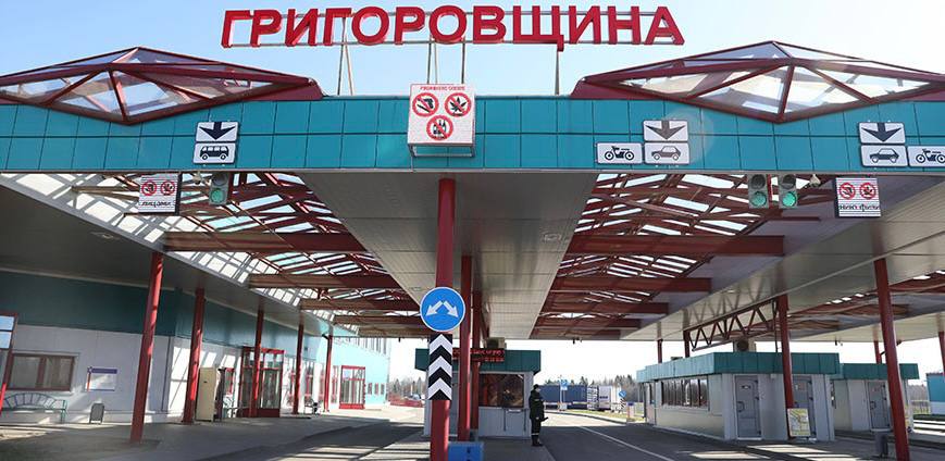 Латвийские власти приняли решение запретить въезд и импорт транспортных средств с белорусскими регистрационными знаками. Александр Субботин прокомментировал решение Риги
