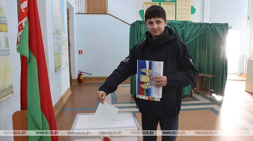 В первый день досрочного голосования на республиканском референдуме явка граждан в Витебской области составила 6,37%
