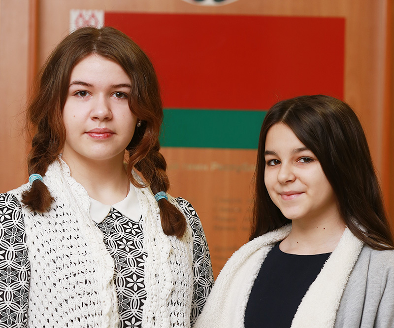 Свои первые паспорта получат сегодня 15 лучших школьников Витебщины из рук главы области 