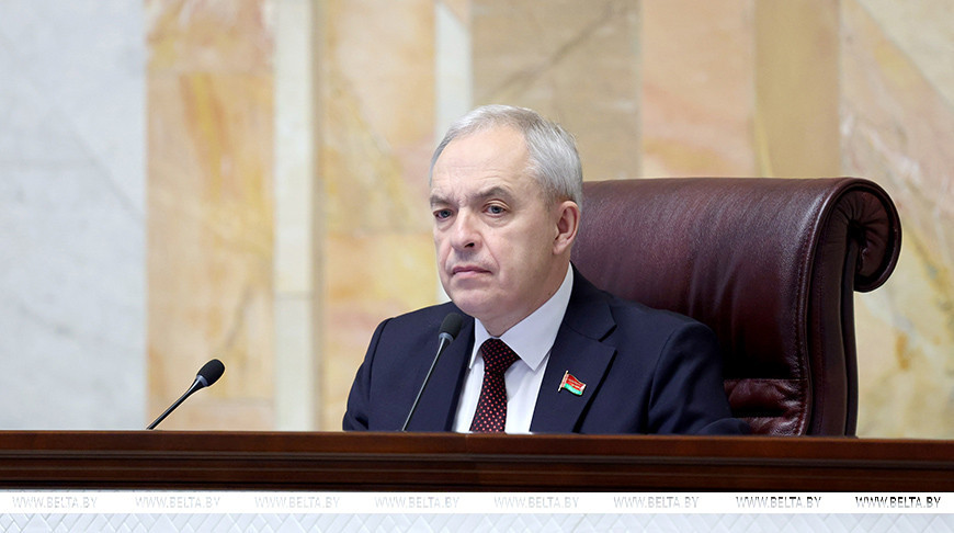 Сергеенко призвал депутатов активно информировать общество о ходе подготовки плановых законопроектов