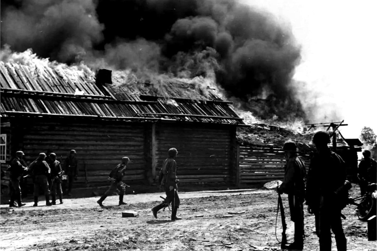 И осталось только пепелище. Как в годы Великой Отечественной войны нацисты уничтожали деревни в Полоцком районе
