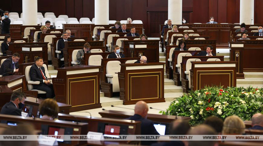 Депутаты поддержали поправки в законопроект о соцнормативах и минимальной заработной плате