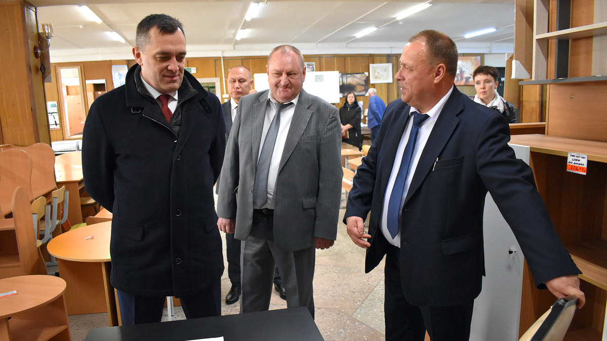 Глава Витебской области Александр Субботин посетил ОАО «Поставымебель»