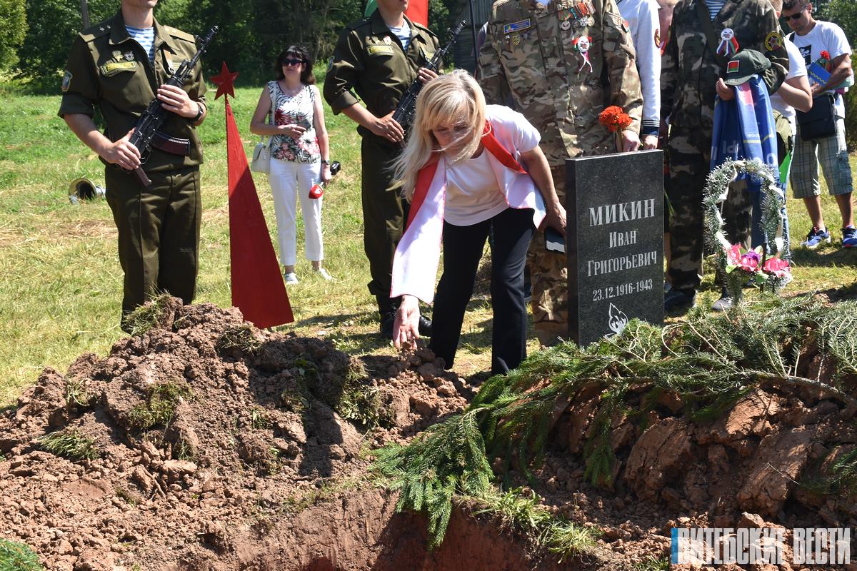 В Лиозненском районе состоялось перезахоронение останков 109 воинов Советской армии