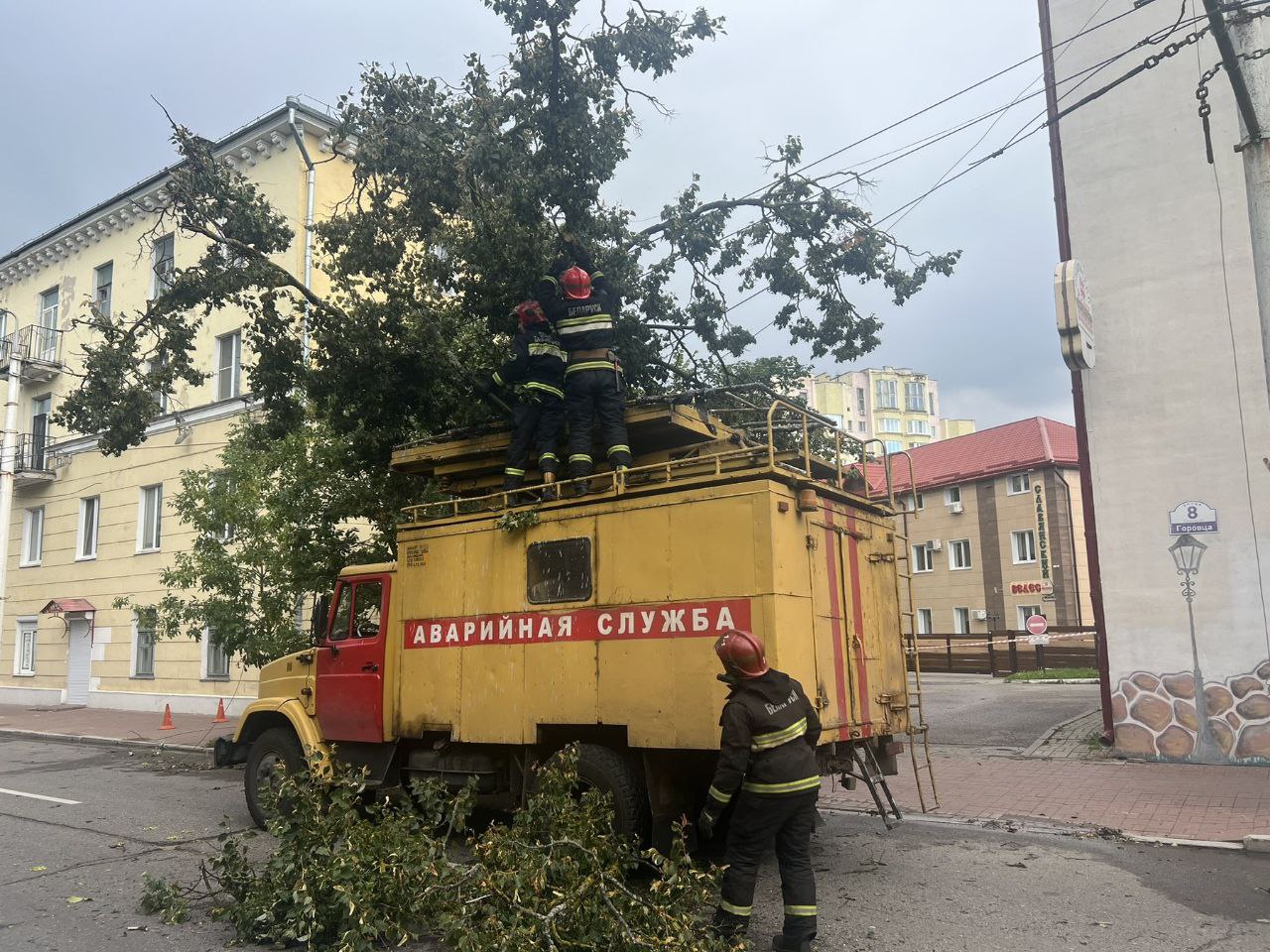 Спасатели ликвидировали последствия грозы в Витебской области