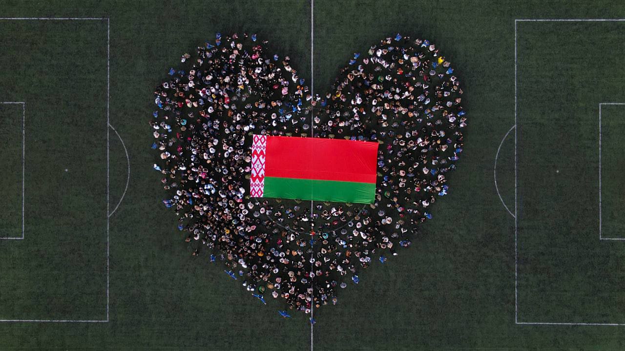 ФОТОФАКТ: Витебская область принимает участие в эстафете «Ганаруся роднымi сімваламi»