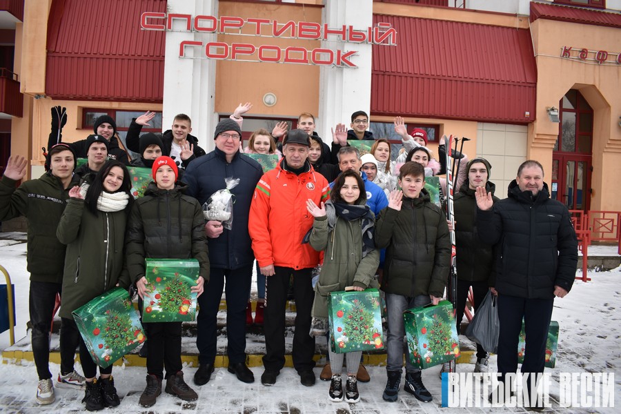 Воспитанники Сенненской школы-интерната погостили в Городке в резиденции Снегурочки и потренировались на лыжероллерной трассе