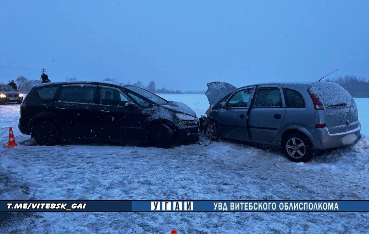 В Миорском районе в результате столкновения автомобилей пострадала пассажирка