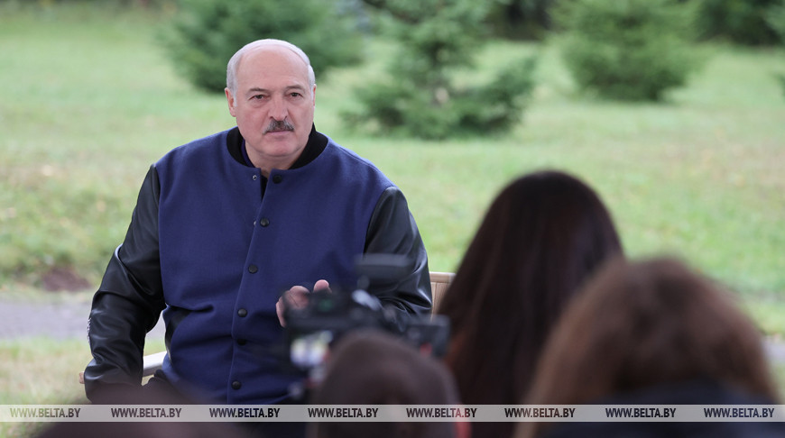 Александр Лукашенко рассказал, почему остается на посту Президента, хотя "уже осточертело"