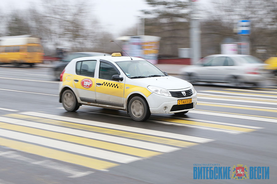 Нетрезвые пассажиры, упавший заработок и дистанционный контроль налоговой. О буднях витебского такси 