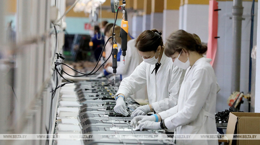 "Витязь" запустил в производство линейку умных телевизоров по проекту с российским Сбером