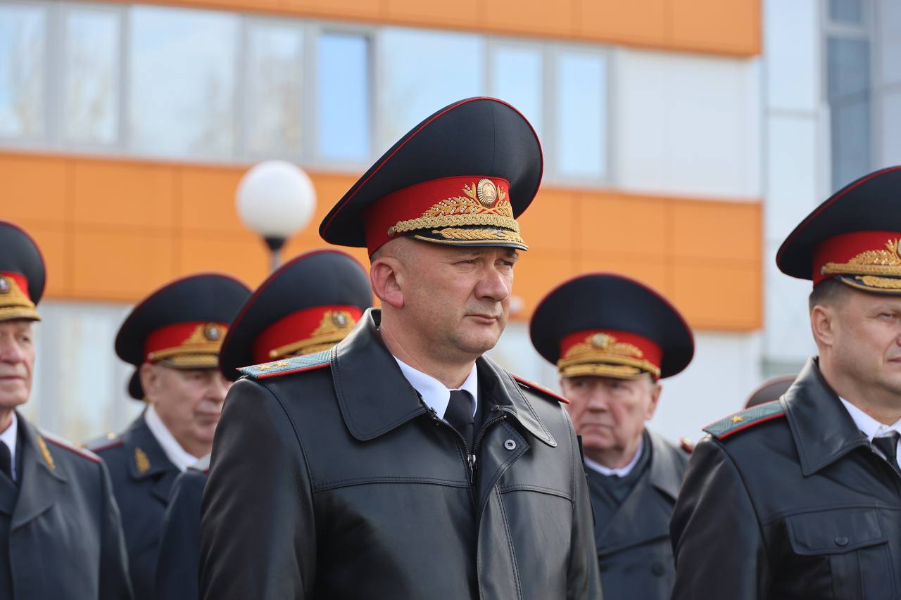 Иван Кубраков в преддверии Дня белорусской милиции встретился с высшим офицерским составом МВД