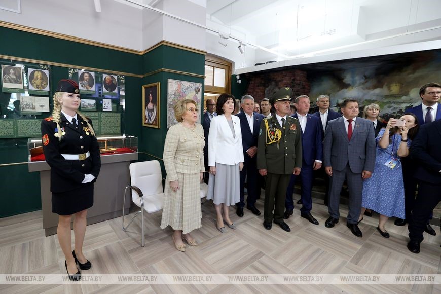 Наталья Кочанова и Валентина Матвиенко посетили Полоцкое кадетское училище