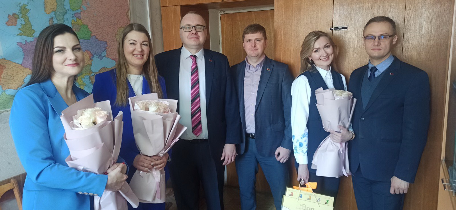 «Вы  заставляете даже самые суровые мужские сердца переполняться нежностью, восторгом и надеждой».  Прокуроры Витебской области поздравляют женщин региона с праздником