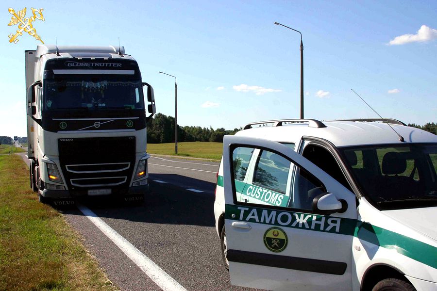 Витебские таможенники выявили факт незаконного перемещения яблок на территорию Российской Федерации