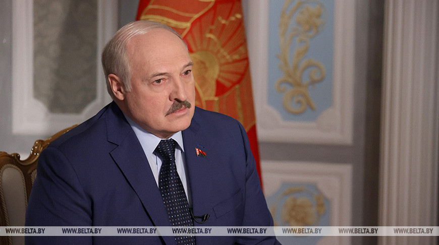 О прекращении войны, санкциях, свободе слова и демократии. Все подробности интервью Александр Лукашенко для AP