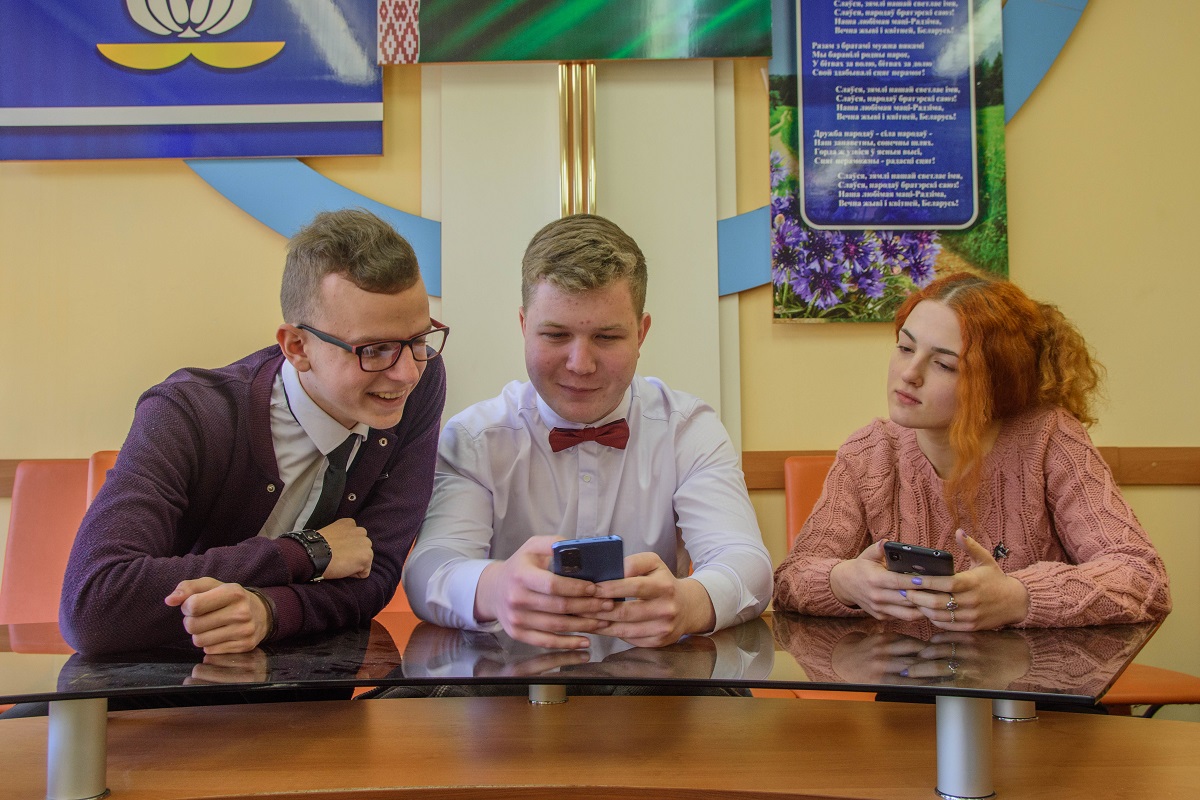 Новополоцкие лицеисты стали победителями республиканского  конкурса видеоблогеров  «Деньги имеют значение»