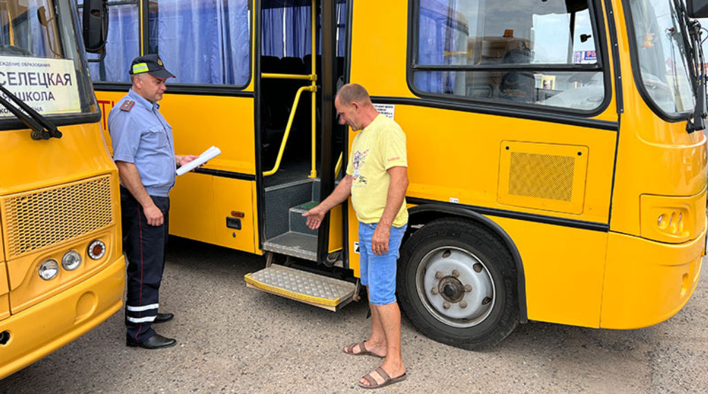 В Орше сотрудники ГАИ проверили готовность школьных автобусов к работе