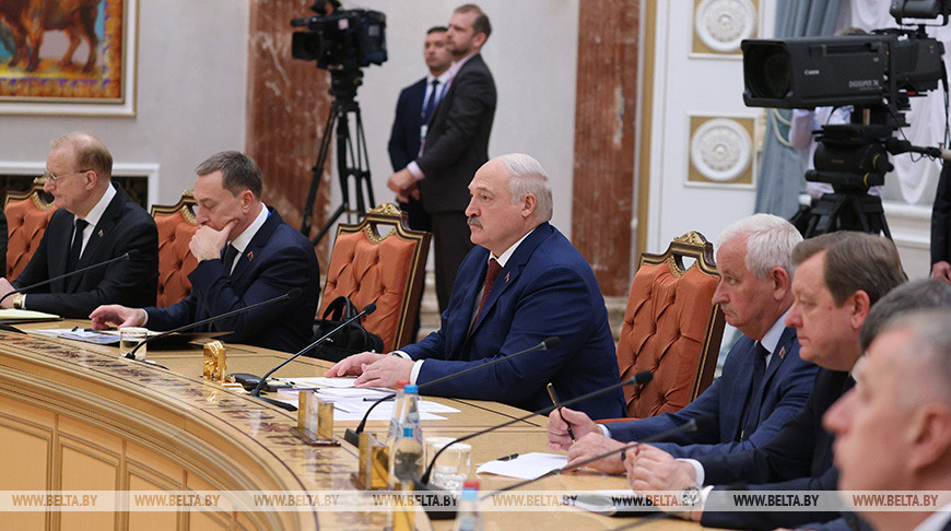 Александр Лукашенко: мир нестабилен, и нам нельзя пропустить удар, как это было в середине прошлого века
