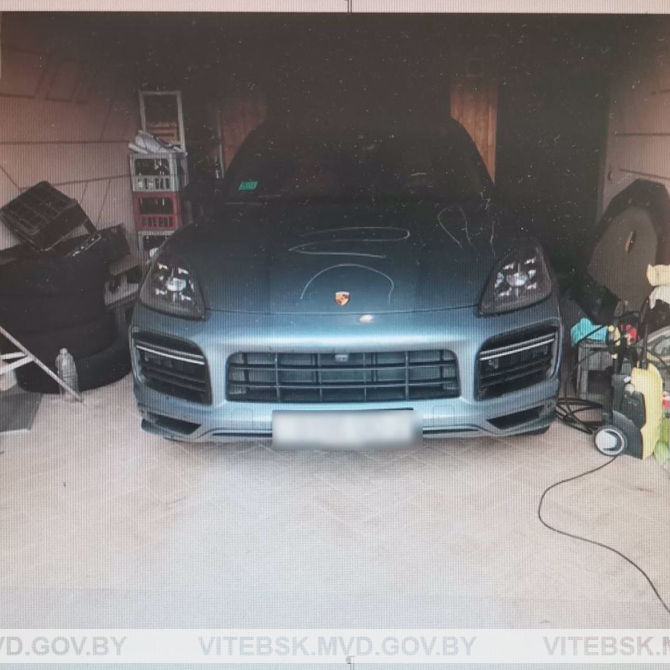 В Полоцке безработный исцарапал чужой Porsche Cayenne, ущерб составил более 15 тысяч рублей