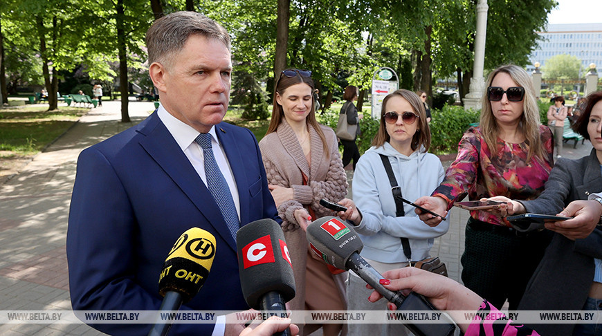 Заместитель премьер-министра Беларуси прокомментировал фейк о том, что на ЦЭ якобы можно проводить работу над ошибками