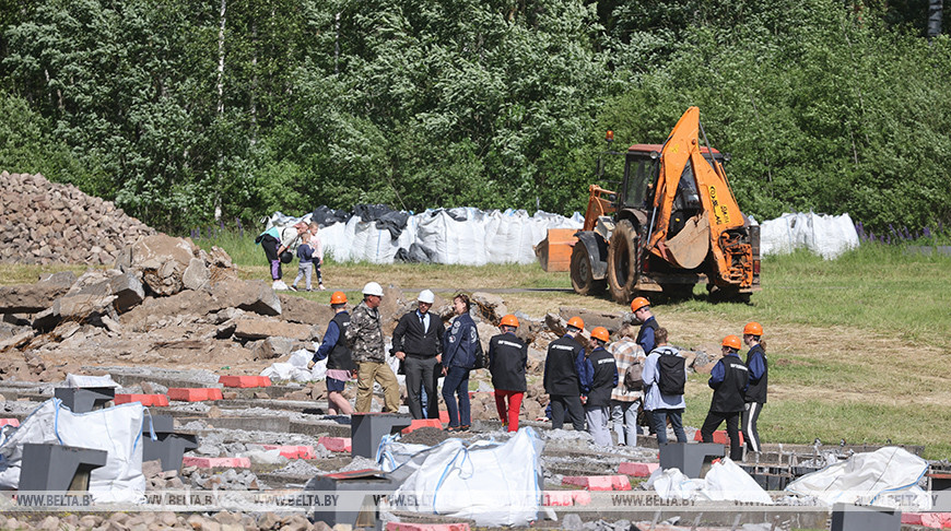 Около 200 студентов примут участие в реконструкции мемориального комплекса "Хатынь"
