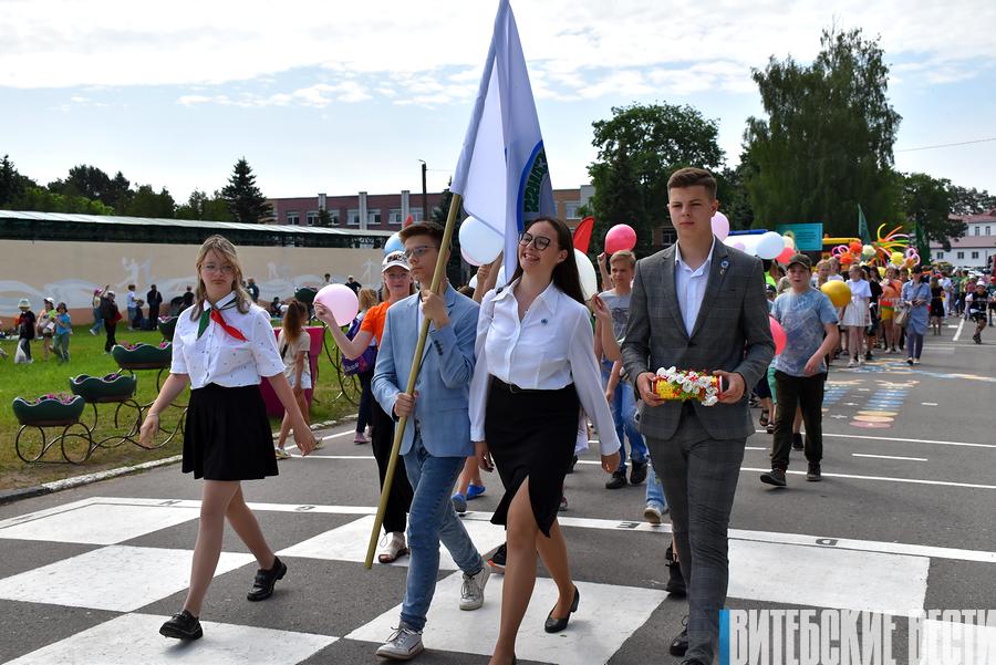 "Браслаўскія зарніцы" сабралі дзесяткі самадзейных творчых калектываў Беларусі і Расіі