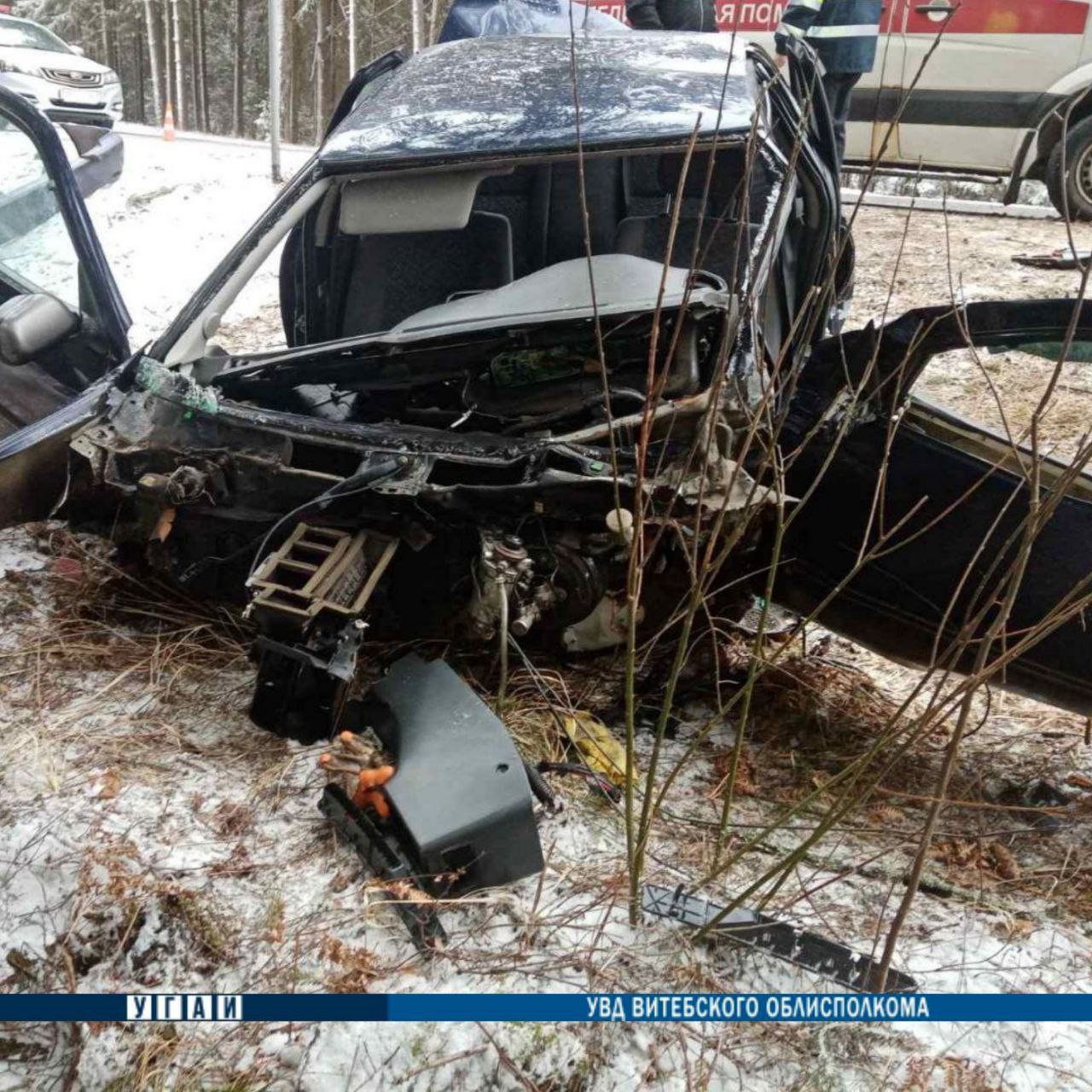 В Полоцком районе лоб в лоб столкнулись фура и "Nissan"