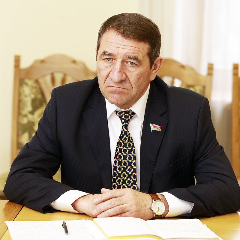 Тонкости трудового законодательства разъяснил председатель комитета по труду, занятости и соцзащите Христофоров