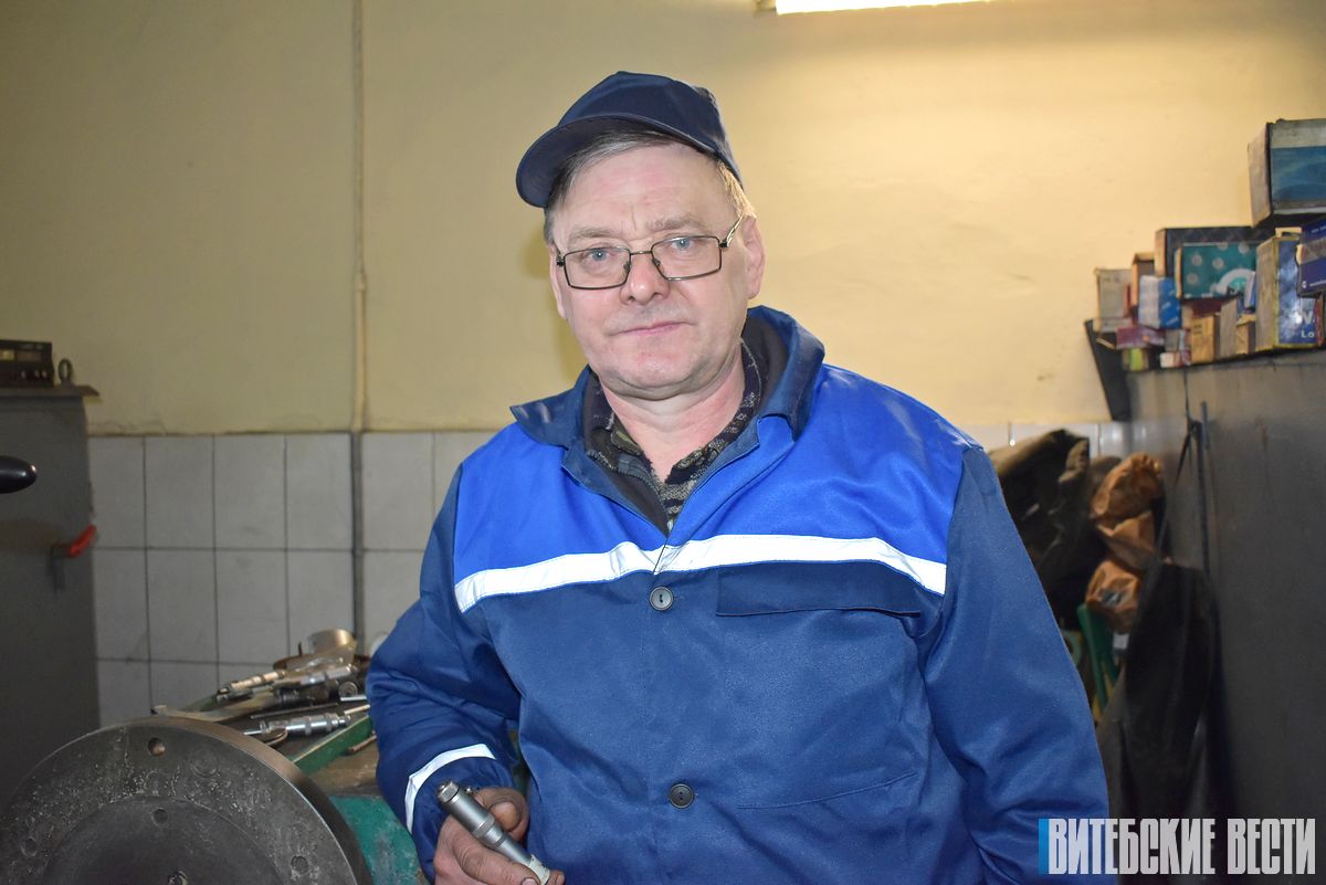 Слесарь из Браслава Анатолий Апанчёнок: "Ремонтирую двигатели словно живые организмы"