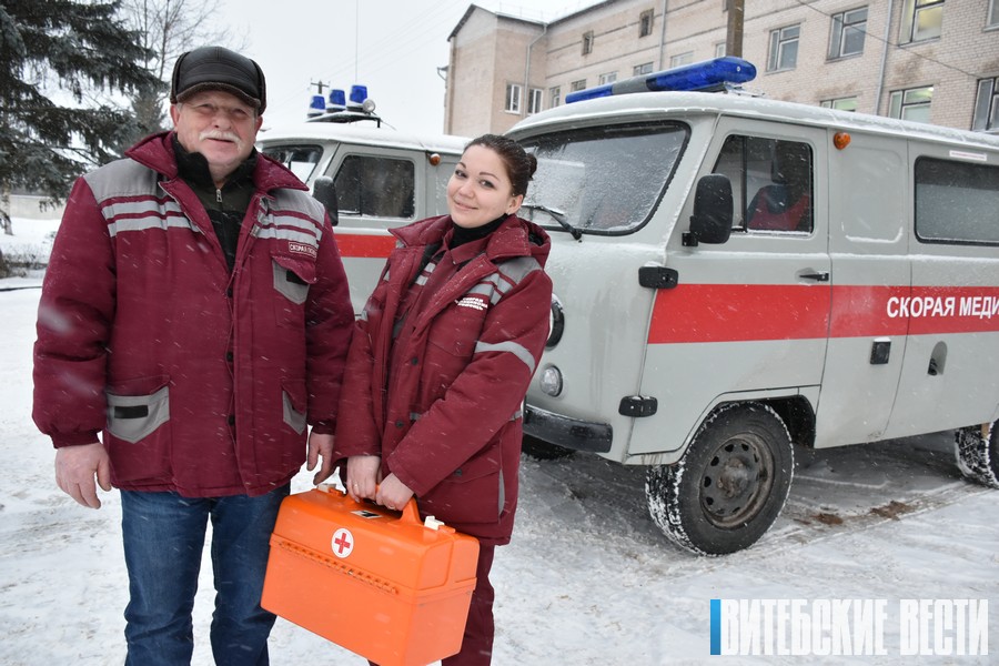 Два современных УЗИ-аппарата и две машины скорой помощи передало Посольство Республики Корея Шумилинской ЦРБ