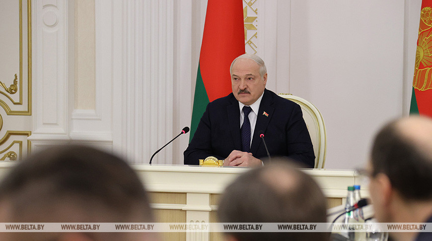 Александр Лукашенко призвал участников протеста в Казахстане к переговорам с Токаевым