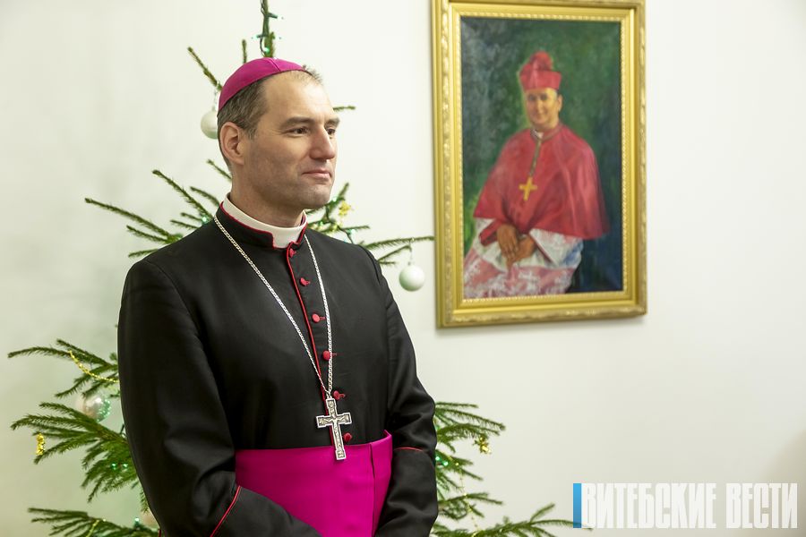 Віцебскі біскуп Алег Буткевіч віншуе католікаў са святам Божага Нараджэння