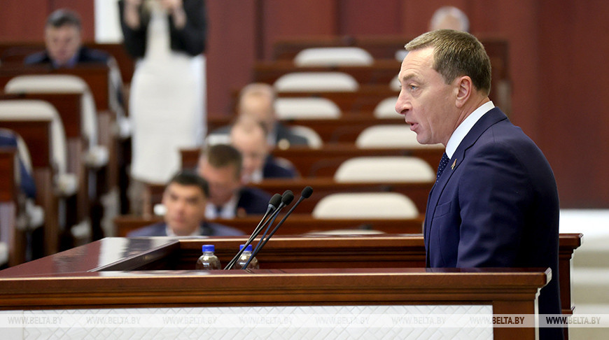 Снопков о работе экономики в условиях санкций: предприятия работают, люди получают достойную зарплату