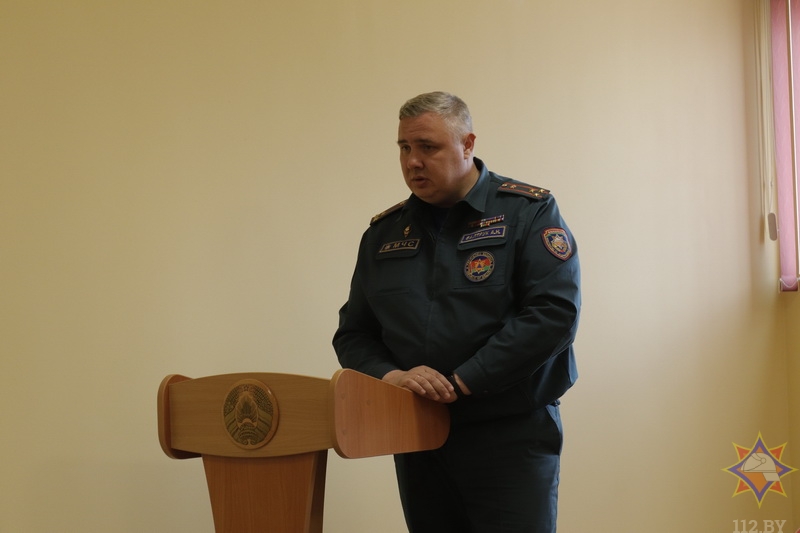 Замначальника областного управления МЧС провёл встречи с трудовыми коллективами Новополоцка