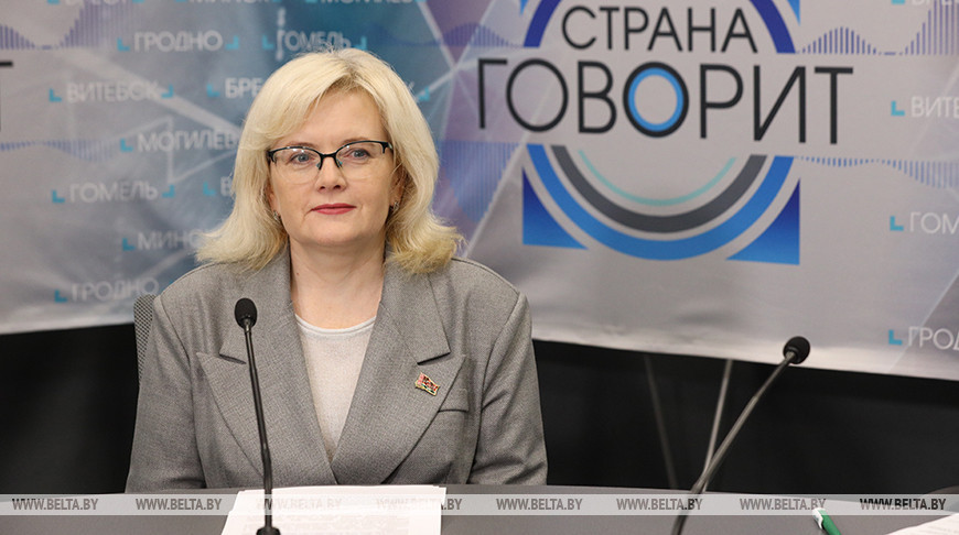 Минобразования: в Беларуси повышается престиж труда приемных родителей и родителей-воспитателей