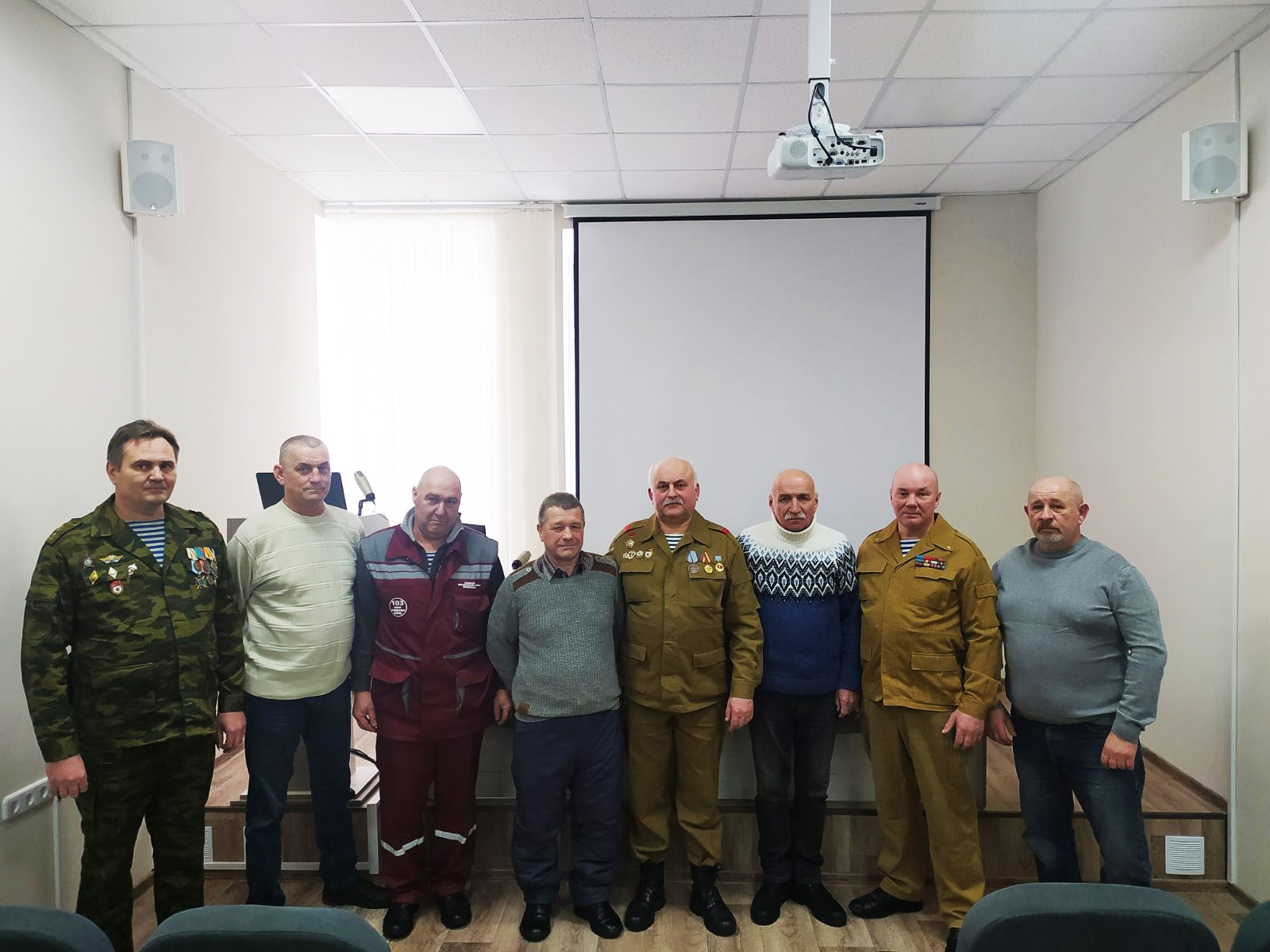 В Витебском областном центре скорой медпомощи наградили воинов-интернационалистов, которые являются сотрудниками этого медучреждения
