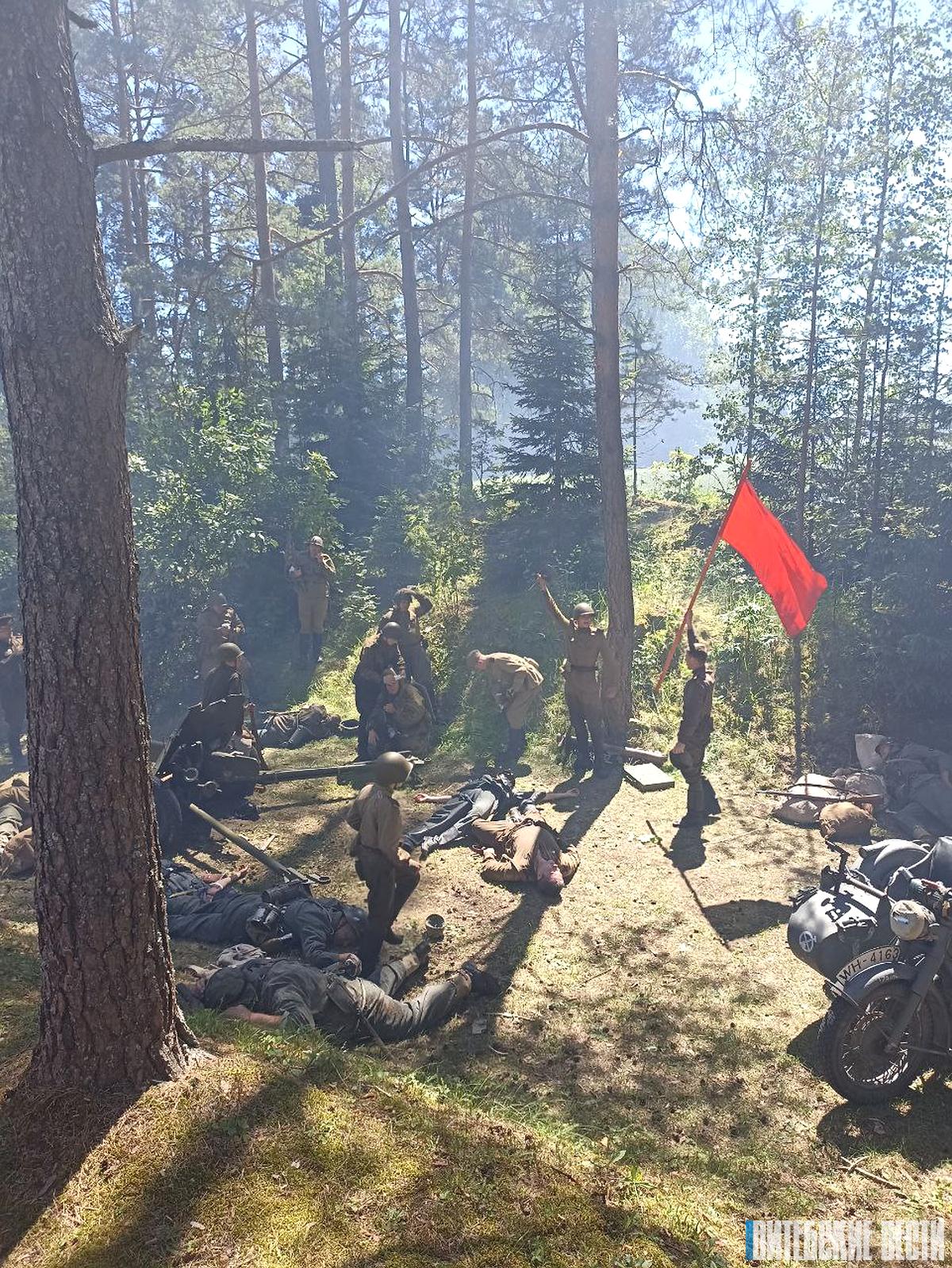 В Узречье Бешенковичского района проходит военно-историческая реконструкция «Плацдарм-1944»