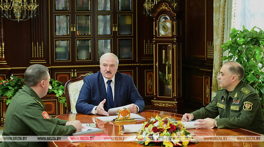 Лукашенко одобрил план применения региональной группировки войск Беларуси и России