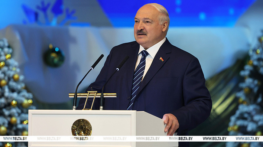 Лукашенко поблагодарил учителей и воспитателей за творческий труд и терпение