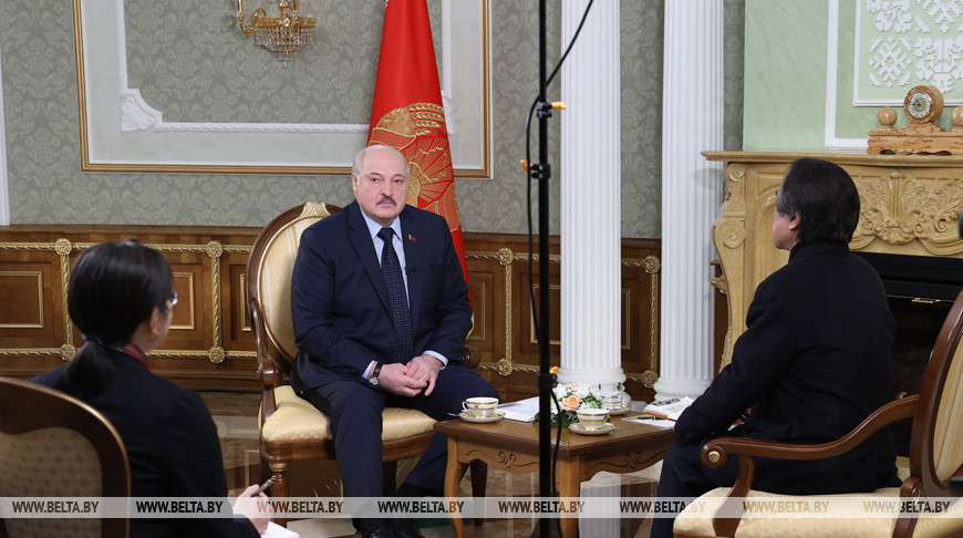 Лукашенко заявил об отсутствии у него планов размещать в Беларуси ядерное оружие