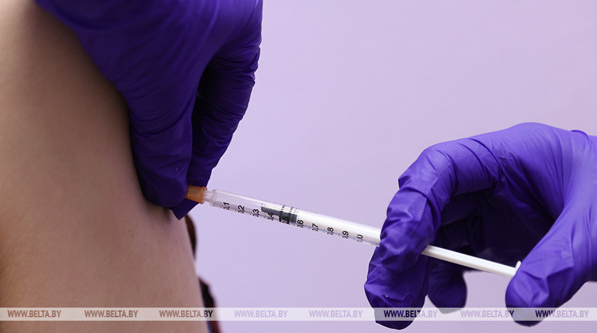 В Минздраве разъяснили, когда следует проводить ревакцинацию против COVID-19