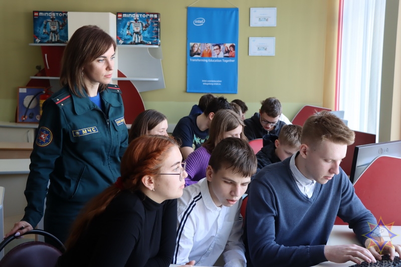 В Новополоцке прошел городской слёт юных спасателей-пожарных