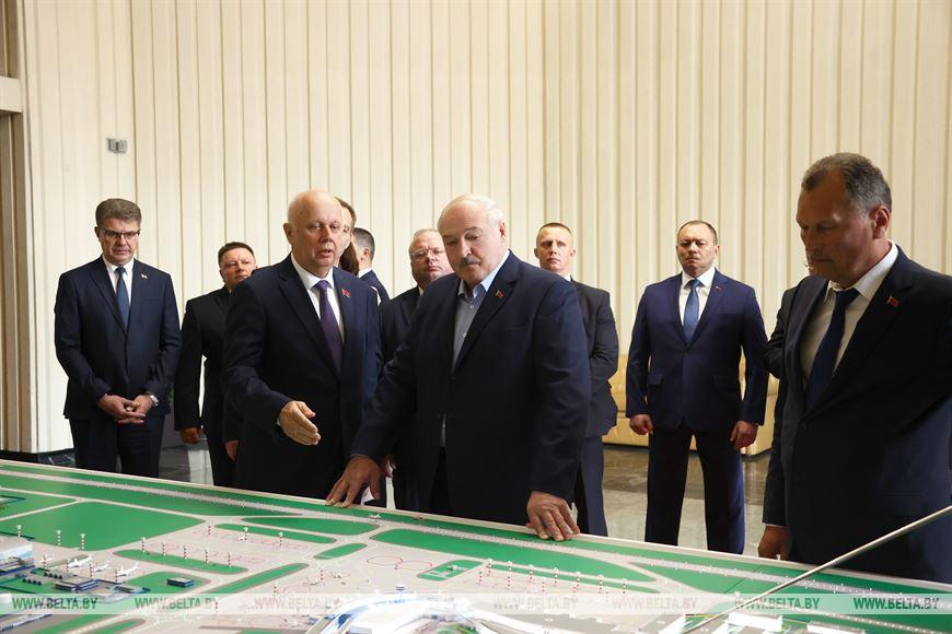 Александр Лукашенко требует развивать Национальный аэропорт Минск с учетом перспективы