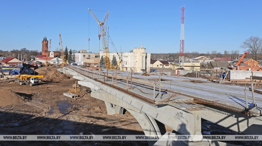 В Витебске завершили строительство участка Полоцкого путепровода над железнодорожными путями