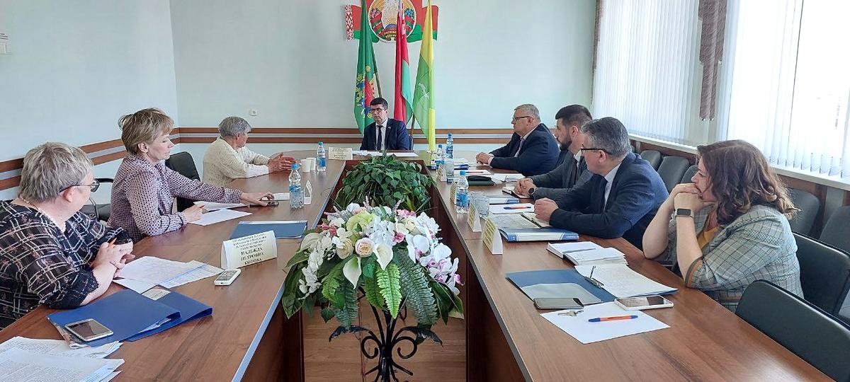 Сергей Левкович провел приём граждан в Россонах 
