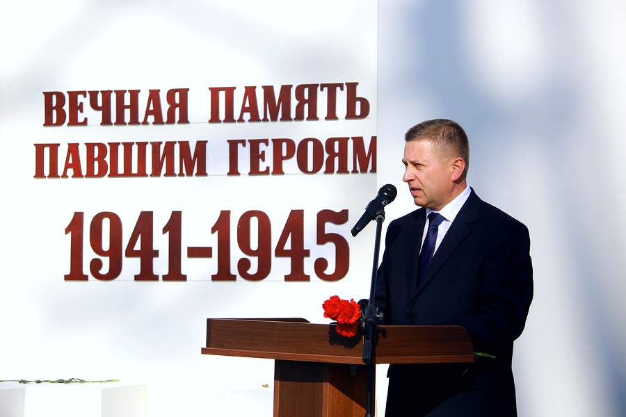 В Лиозно открыли мемориал «Адаменская горка», вторую очередь культурно-оздоровительного центра в рамках 75-летия освобождения